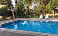 อื่นๆ 5 Lovely Summer House With Shared Pool in Kepez