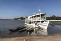 Others Gorgeous Converted Fishing Vessel in Alter do Chao