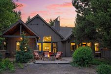 其他 Klamath by Avantstay Gorgeous Mountain Home w/ Fire Pit, Spa & Lake Views