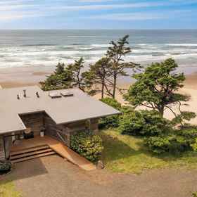 Primary image 1 Sunset Cove by Avantstay Beachfront w/ Balcony!, Cannon Beach History Center and Museum Hotels