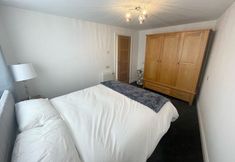 Others 3 Beautiful Private Detached 1-bed Bungalow