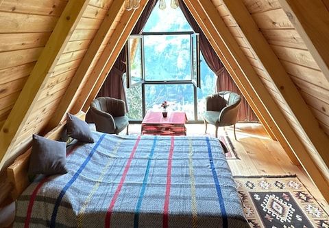 Others ELVA BUNGALOV