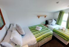 Others 2 Victoria Heights - Beautiful 3-bed in Gillingham K