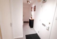 その他 5 2-bed Apartment Near City Centre