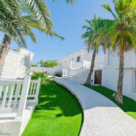 Primary image 1 Le Bleu Bed and Breakfast, Turks and Caicos Airport - Business Aviation Ltd. - FBO and Hangarage Services Hotels