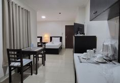 기타 5 Rooms R Us - Evangelista