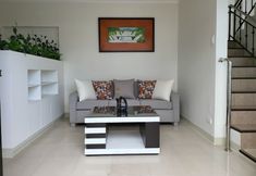 기타 7 Rooms R Us - Evangelista