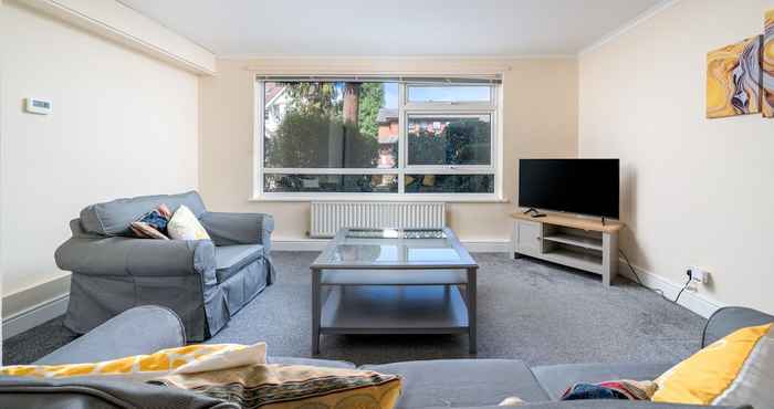 Lain-lain Spacious Pet Friendly 2-bed Apartment in Redhill