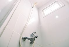 기타 4 Simple And Cozy Studio Apartment At Aeropolis Residence