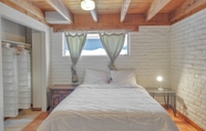 Others 5 South Tahoe Rustic Home! Sleeps Over 10! 5 Bedroom Home by Redawning