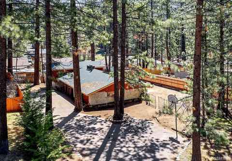 Others South Tahoe Rustic Home! Sleeps Over 10! 5 Bedroom Home by Redawning