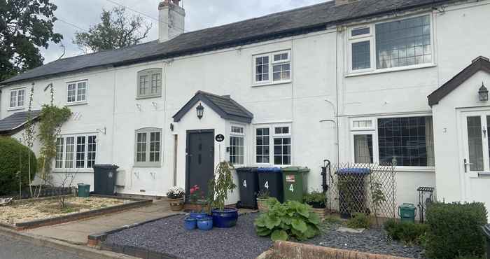 อื่นๆ Cosy 18th Century Cottage With Garden and Views