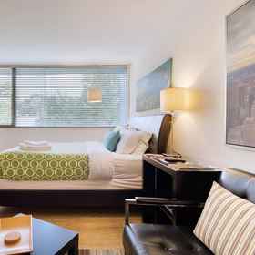 Primary image 1 CCL สตูดิโอมืออาชีพพร้อม Wi-fi เหมาะสำหรับนักเดินทางธุรกิจ, โรงแรม & ที่พัก Five Points