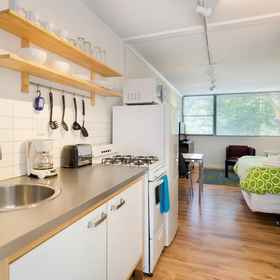 Room 1 CCC Clean Cozy Convenient Studio in Buckhead w Free Parking, Five Points Hotels