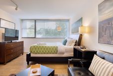 Lainnya CPC Rare Find - Secluded Studio w Free Parking