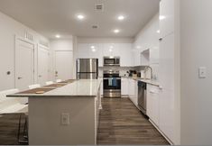 Others 2 S2bb Bright 2-br Midtown Apartment With Pool and Gym