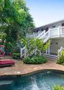 Imej utama Emma's Escape by Avantstay Key West Central w/ Shared Pool & Hot Tub Month Long Stays Only