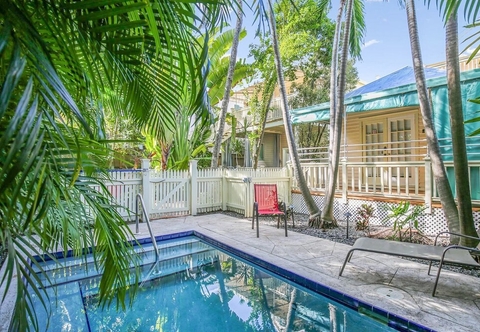 Others Paradise Place by Avantstay Key West Old Town Condo w/ Shared Pool