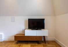 Others 7 Modern and Stylish Apartment in West Kensington