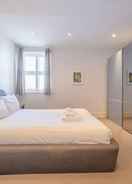 Room Stylish 1 Bedroom Apartment in Affluent Fulham