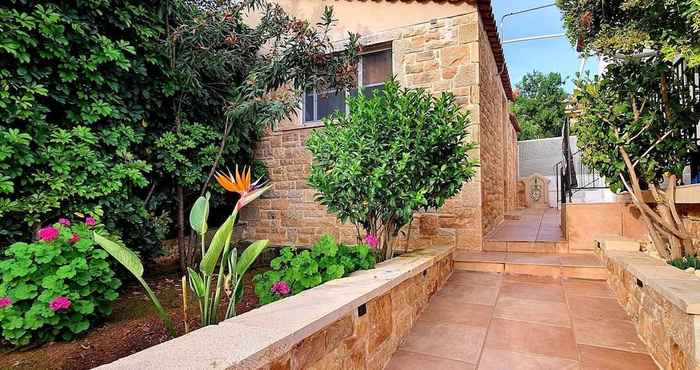 Others Charming 3-bed House in Tyros