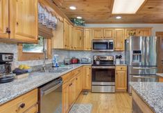 อื่นๆ 7 Treetop Paradise Private Game Room & Hot Tub!