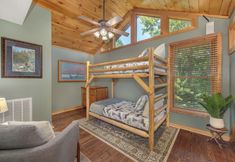 อื่นๆ 2 Treetop Paradise Private Game Room & Hot Tub!