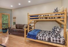 อื่นๆ 4 Treetop Paradise Private Game Room & Hot Tub!