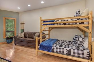 อื่นๆ 4 Treetop Paradise Private Game Room & Hot Tub!