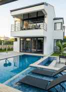 Imej utama Marvelous Villa With Pool and Jacuzzi in Fethiye