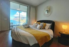 Others 2 Lux Apartment first row