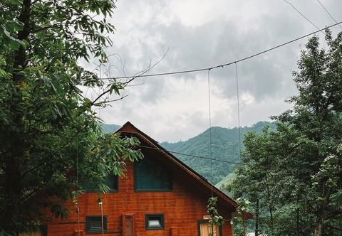 Others Kiana Bungalov