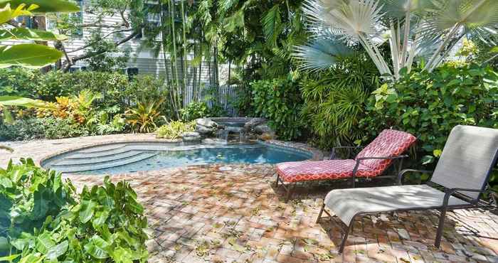 Others Emma's Secret by Avantstay Heart of Old Town w/ Shared Pool Month Long Stays Only