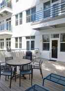 Imej utama Truman's Hideaway by Avantstay Great Location w/ Patio, Outdoor Dining, BBQ & Shared Pool! Week Long Stays