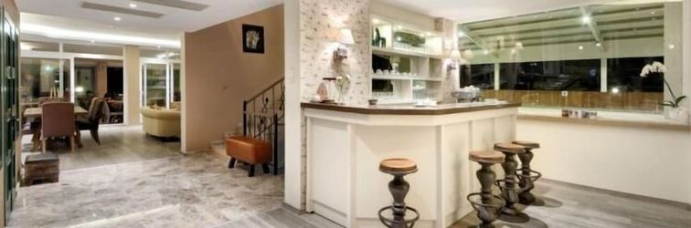 Others B.equine Range Hotel