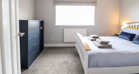 Lainnya 2 4 Plas Newydd