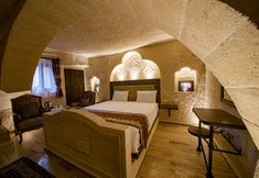 Lainnya 7 Farmer Cave House