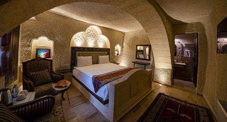 Lainnya 2 Farmer Cave House