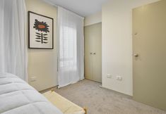 Others 3 Super Chic Apt nr Albany Mall - Carpark