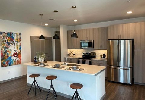 Lainnya Dream Suites at River East