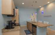 Lainnya 3 Casual Condo Near Beach w/ Pools, hot tub & Grill!