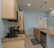 อื่นๆ 3 Casual Condo Near Beach w/ Pools, hot tub & Grill!