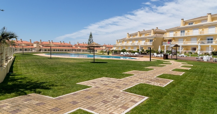 Others Altido Stunning Ericeira Flat W/2 Shared Pools & Gym