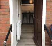 อื่นๆ 3 Modern 3-bed House With Parking Bamber Bridge, Preston