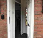 อื่นๆ 4 Modern 3-bed House With Parking Bamber Bridge, Preston