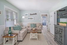 其他 Coastal Condo Close to Beach & Entertainment