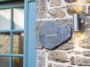 อื่นๆ 4 Manacles