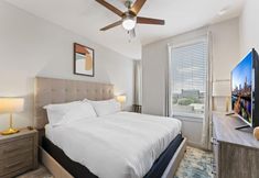 Others 2 Prime Soco Bright 2BR King Suite w Pool Parking