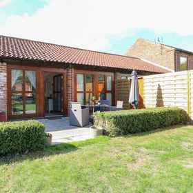 Primary image 1 Avenue Croft, Dusk till Dawn Poker and Casino Hotels