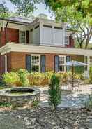 Imej utama Elegant House with Patio in Greensboro